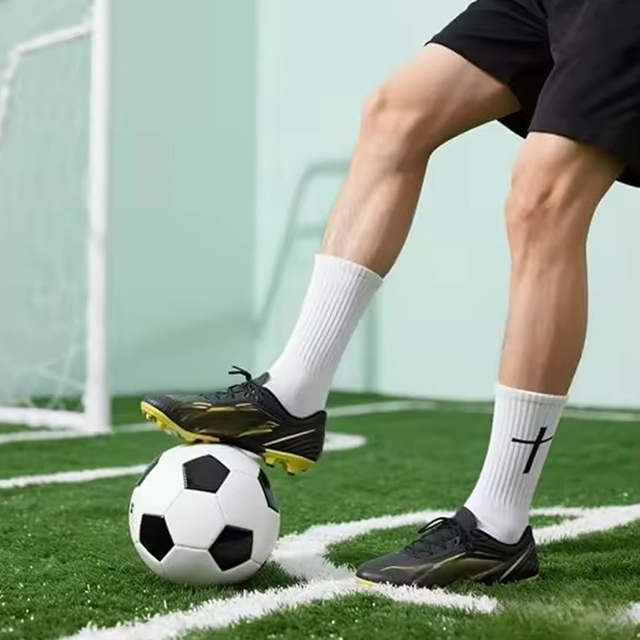 Brathable Custom Grip Sports Sock Anti Slip Footabll Socks For Men