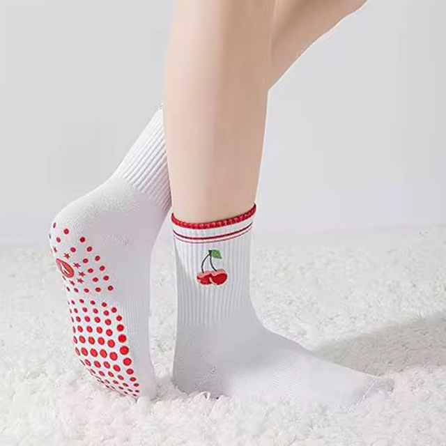 Custom Embroidered Logo Pilates Sock Anti Slip Women Yoga Socks